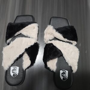 VHNY New Black and Cream Faux Fur Slippers Vivienne Hu New York